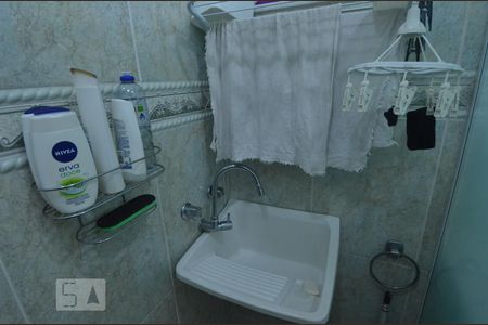 Banheiro de kitnet/studio à venda com 1 quarto, 31m² em Copacabana, Rio de Janeiro