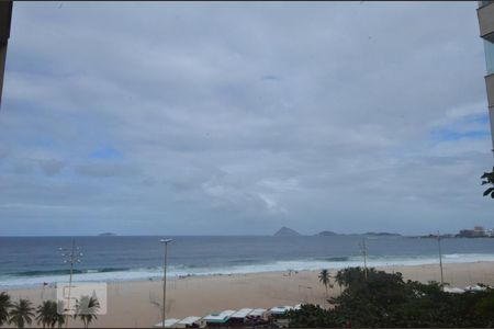 Vista de kitnet/studio à venda com 1 quarto, 31m² em Copacabana, Rio de Janeiro