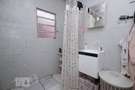 Casa à venda com 250m², 3 quartos e 2 vagasBanheiro