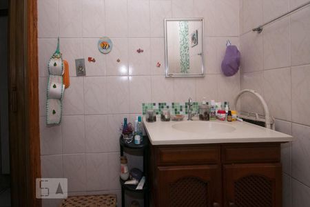 Casa à venda com 250m², 3 quartos e 2 vagasBanheiro