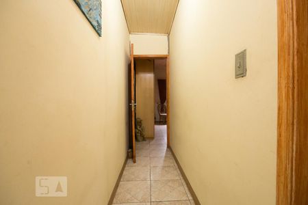 Casa à venda com 250m², 3 quartos e 2 vagasCorredor