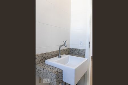 Banheiro da Suíte de apartamento à venda com 2 quartos, 60m² em Santa Amélia, Belo Horizonte