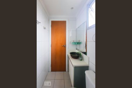 Apartamento para alugar com 65m², 2 quartos e 1 vaga Apartamento para alugar com 65m², 2 quartos e 1 vagaBanheiro da Suíte