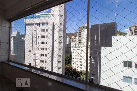 Apartamento para alugar com 120m², 3 quartos e 2 vagas Apartamento para alugar com 120m², 3 quartos e 2 vagasVista da Área de Serviço
