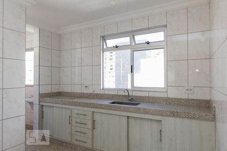 Apartamento para alugar com 120m², 3 quartos e 2 vagas Apartamento para alugar com 120m², 3 quartos e 2 vagasCozinha