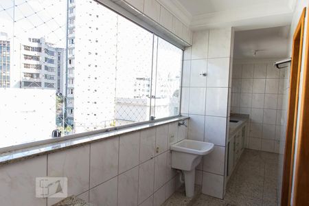 Apartamento para alugar com 120m², 3 quartos e 2 vagas Apartamento para alugar com 120m², 3 quartos e 2 vagasÁrea de Serviço