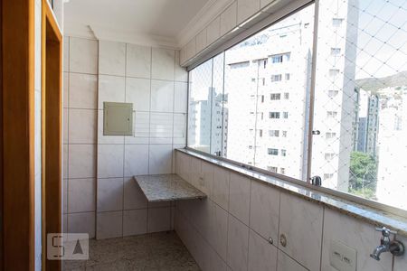 Apartamento para alugar com 120m², 3 quartos e 2 vagas Apartamento para alugar com 120m², 3 quartos e 2 vagasÁrea de Serviço