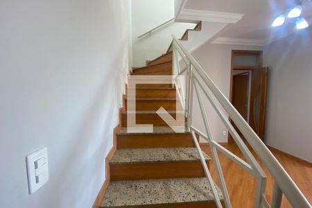 Apartamento à venda com 200m², 4 quartos e 3 vagasEscada