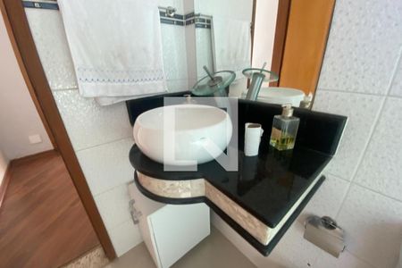 Apartamento à venda com 200m², 4 quartos e 3 vagasBanheiro da Suíte 2 Cobertura