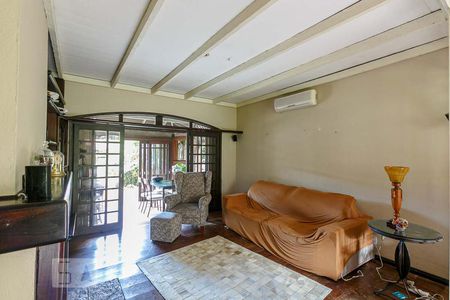 Sala de casa à venda com 3 quartos, 350m² em Cristal, Porto Alegre