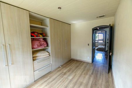 Casa à venda com 350m², 3 quartos e 2 vagas Casa à venda com 350m², 3 quartos e 2 vagasQuarto 2