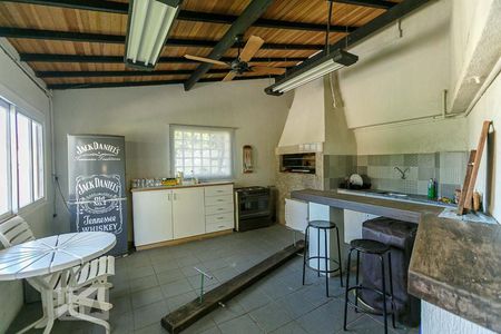 Casa à venda com 350m², 3 quartos e 2 vagas Casa à venda com 350m², 3 quartos e 2 vagasÁrea comum - Salão de festas