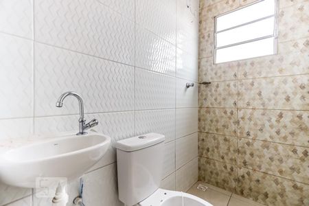 Banheiro de casa para alugar com 1 quarto, 37m² em Vila Ede, São Paulo