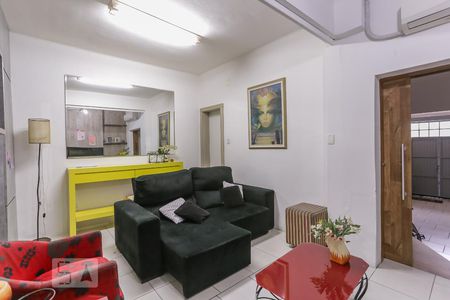 Sala de casa à venda com 3 quartos, 160m² em São Geraldo, Porto Alegre