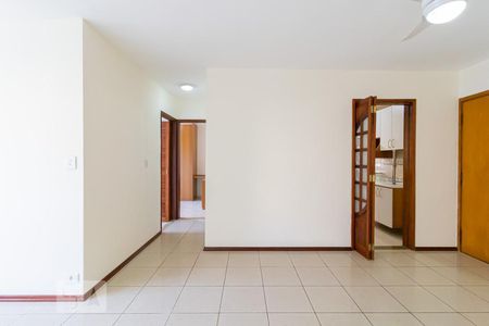 Sala de apartamento para alugar com 2 quartos, 60m² em Jardim Patente, São Paulo