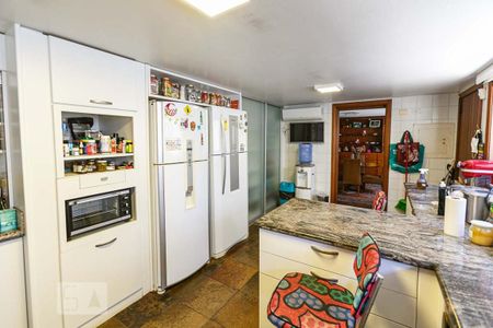 Casa à venda com 800m², 3 quartos e 5 vagasCozinha