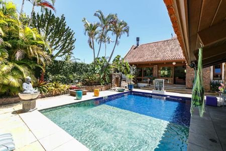 Casa à venda com 800m², 3 quartos e 5 vagasPiscina