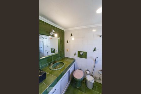 Casa à venda com 800m², 3 quartos e 5 vagasBanheiro do Quarto 2