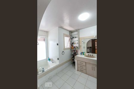 Casa à venda com 800m², 3 quartos e 5 vagasCloset