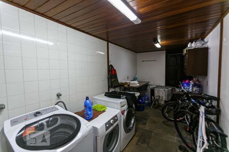 Casa à venda com 800m², 3 quartos e 5 vagasLavanderia