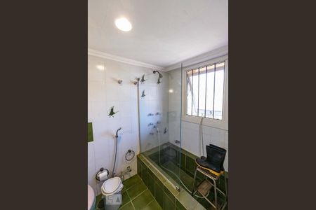 Casa à venda com 800m², 3 quartos e 5 vagasBanheiro do Quarto 2
