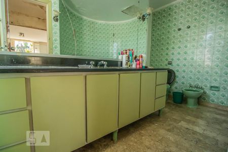 Casa para alugar com 600m², 4 quartos e 4 vagasBanheiro da Suíte 1