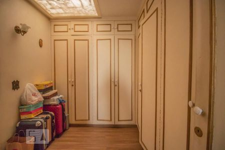 Casa para alugar com 600m², 4 quartos e 4 vagasCloset