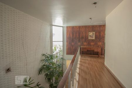 Casa para alugar com 600m², 4 quartos e 4 vagasCorredor