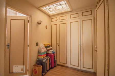 Casa para alugar com 600m², 4 quartos e 4 vagasCloset