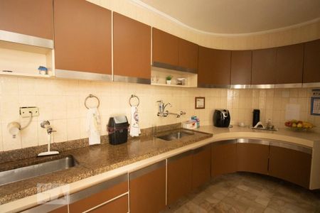 Casa para alugar com 600m², 4 quartos e 4 vagasCozinha