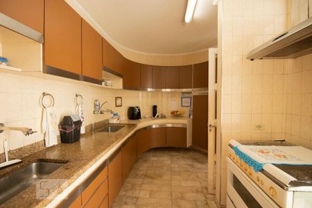 Casa para alugar com 600m², 4 quartos e 4 vagasCozinha