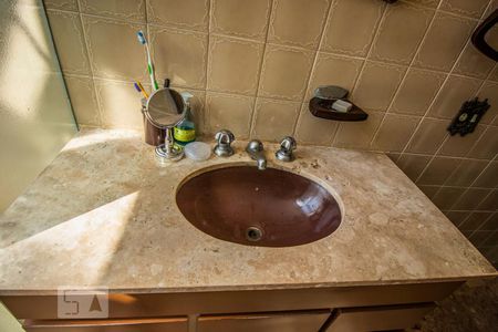 Casa para alugar com 600m², 4 quartos e 4 vagasBanheiro