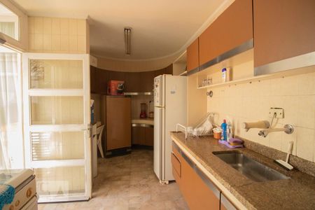 Casa para alugar com 600m², 4 quartos e 4 vagasCozinha