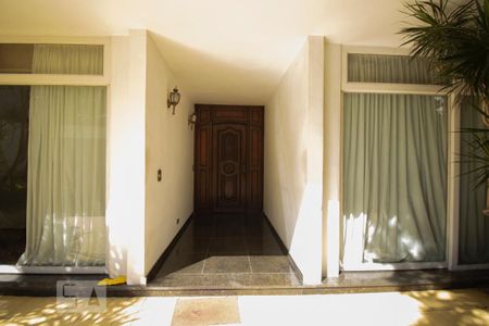 Casa para alugar com 600m², 4 quartos e 4 vagasFachada