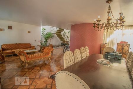 Casa para alugar com 600m², 4 quartos e 4 vagasSala