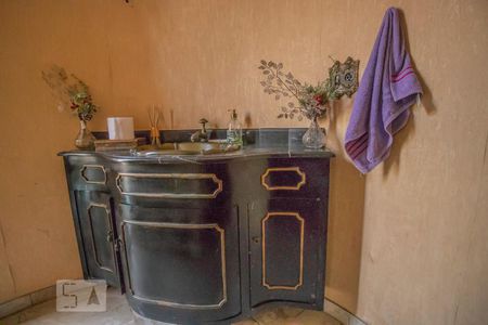 Casa para alugar com 600m², 4 quartos e 4 vagasLavabo