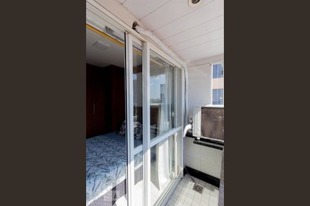 Apartamento para alugar com 27m², 1 quarto e 1 vaga Apartamento para alugar com 27m², 1 quarto e 1 vagaVista - Varanda