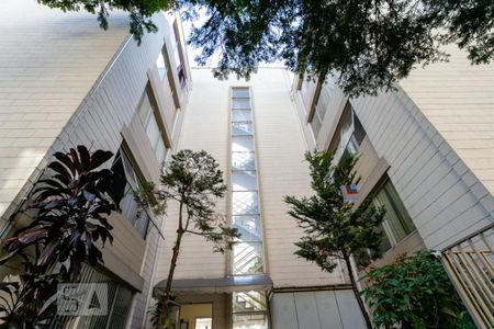 Apartamento à venda com 43m², 2 quartos e 1 vaga Apartamento à venda com 43m², 2 quartos e 1 vagaFachada do bloco