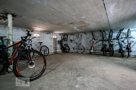 Apartamento à venda com 43m², 2 quartos e 1 vaga Apartamento à venda com 43m², 2 quartos e 1 vagaÁrea comum - Bicicletário