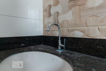 Banheiro de casa de condomínio para alugar com 1 quarto, 35m² em Vila Sao Geraldo, São Paulo