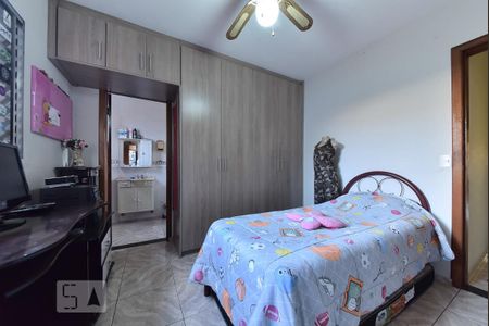 Casa à venda com 400m², 3 quartos e 2 vagasSuíte 2