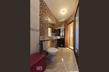 Casa à venda com 400m², 3 quartos e 2 vagasBanheiro da Suíte 1