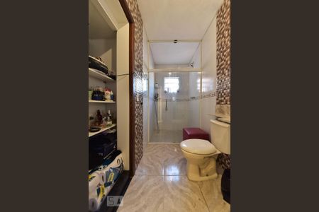 Casa à venda com 400m², 3 quartos e 2 vagasBanheiro da Suíte 1