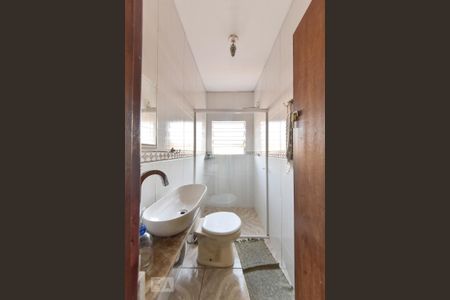 Casa à venda com 400m², 3 quartos e 2 vagasBanheiro Social