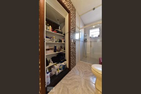 Casa à venda com 400m², 3 quartos e 2 vagasBanheiro da Suíte 1