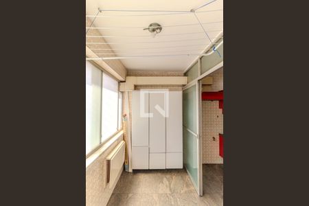 Apartamento à venda com 130m², 3 quartos e 1 vagaÁrea de Serviço