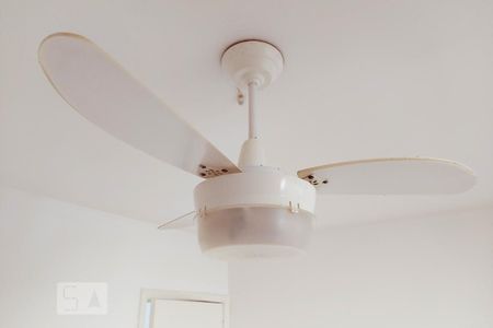 Apartamento à venda com 59m², 2 quartos e 1 vagaVentilador de teto Sala