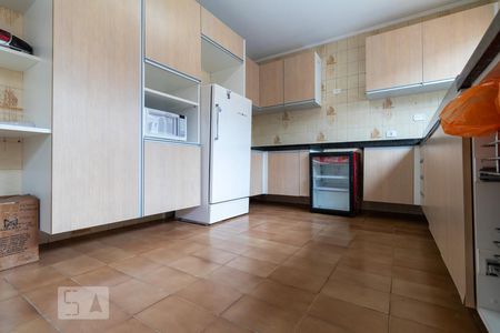 Casa à venda com 360m², 4 quartos e 4 vagasCozinha