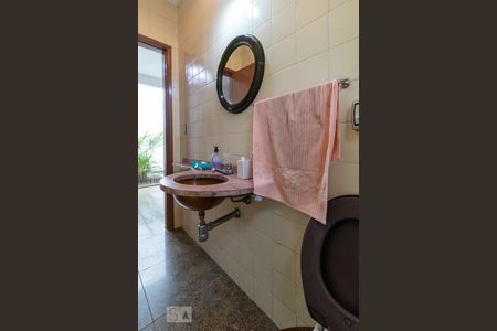 Casa à venda com 360m², 4 quartos e 4 vagasLavabo