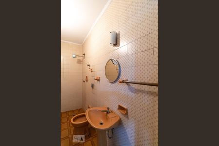 Casa à venda com 360m², 4 quartos e 4 vagasBanheiro de Serviço 2